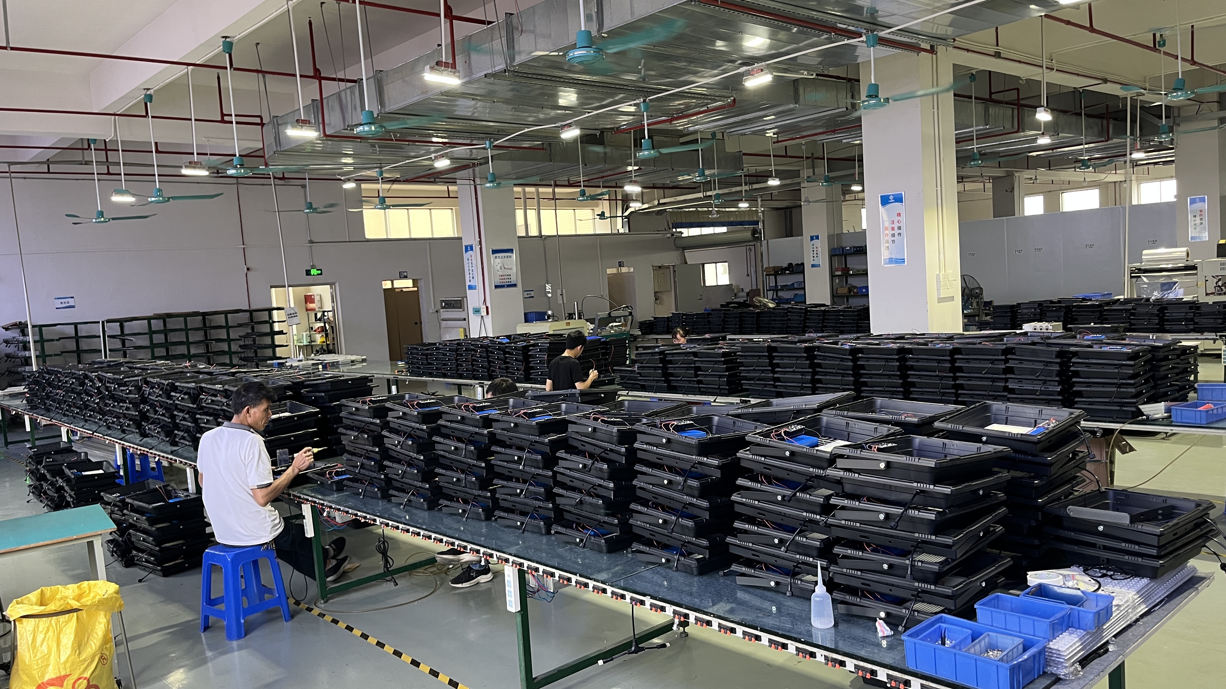 太陽(yáng)能投光燈-夢(mèng)之藍(lán)(圖9) 太陽(yáng)能投光燈-夢(mèng)之藍(lán)(圖9)